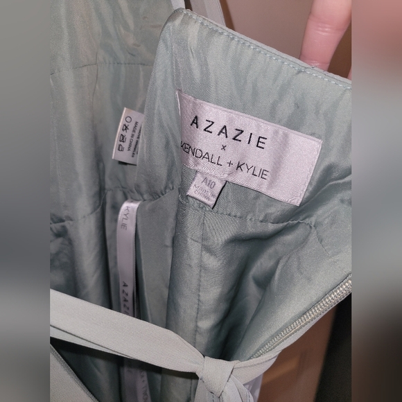 Kendall + Kylie Azazie Formal Dress - Picture 9 of 12